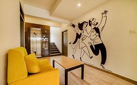 Townhouse Sarvar Hospitality Near Ascendas Park Square Mall