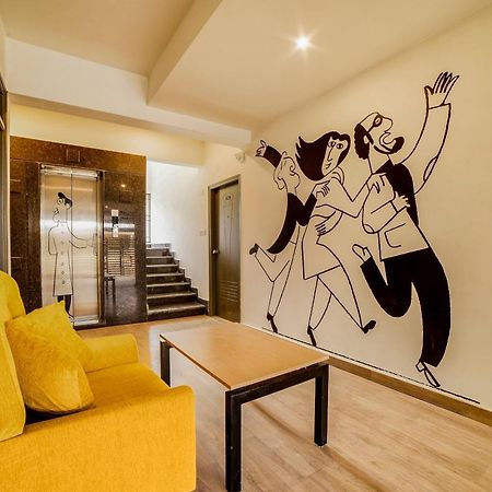 Townhouse Sarvar Hospitality Near Ascendas Park Square Mall Bangalore Exterior photo