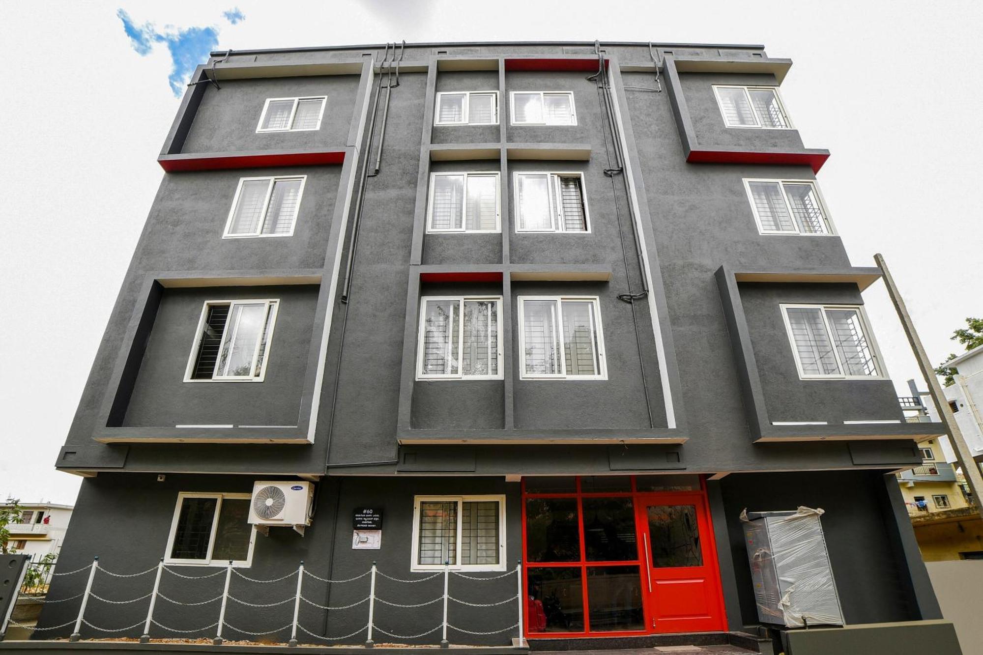 Townhouse Sarvar Hospitality Near Ascendas Park Square Mall Bangalore Exterior photo