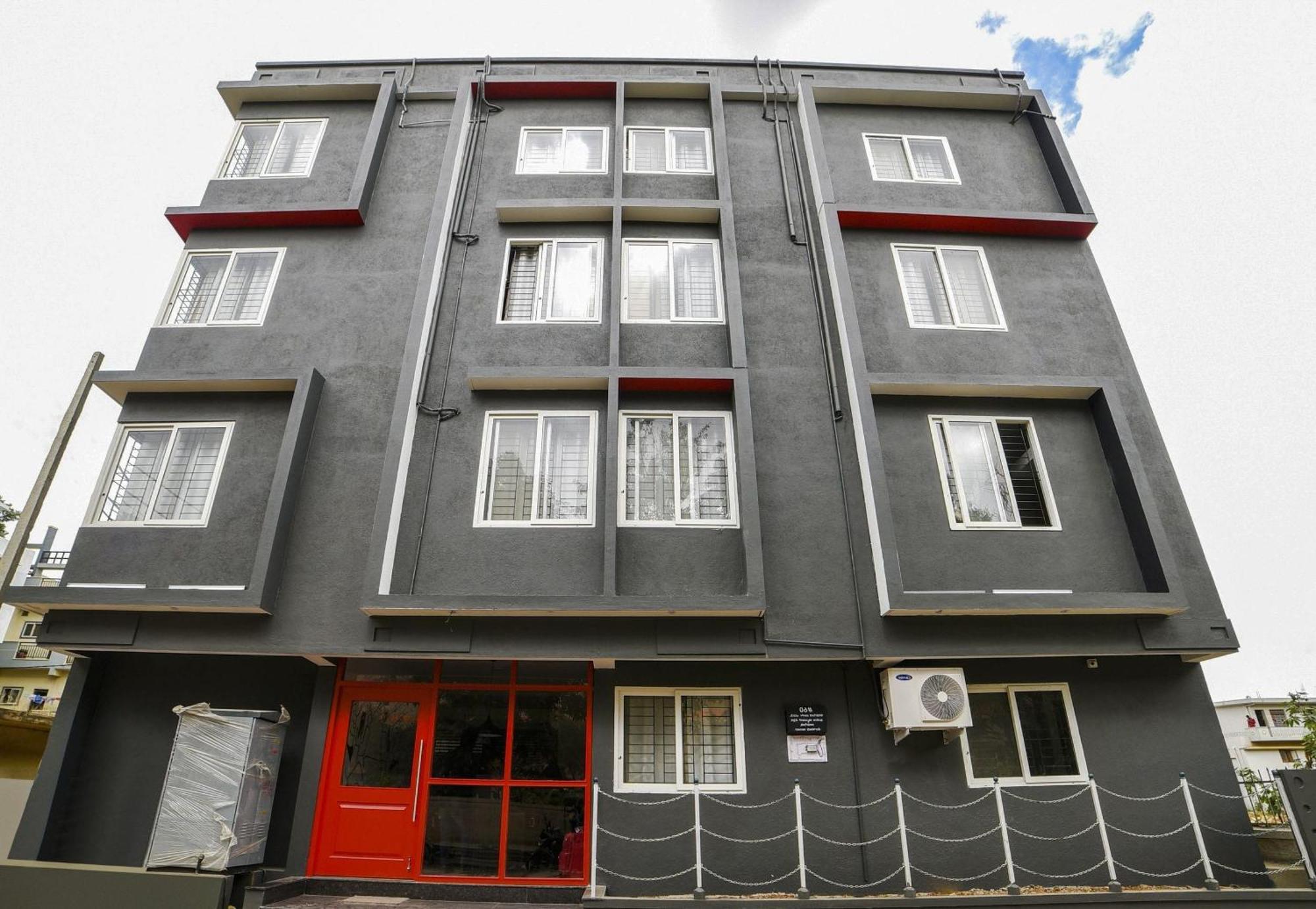 Townhouse Sarvar Hospitality Near Ascendas Park Square Mall Bangalore Exterior photo