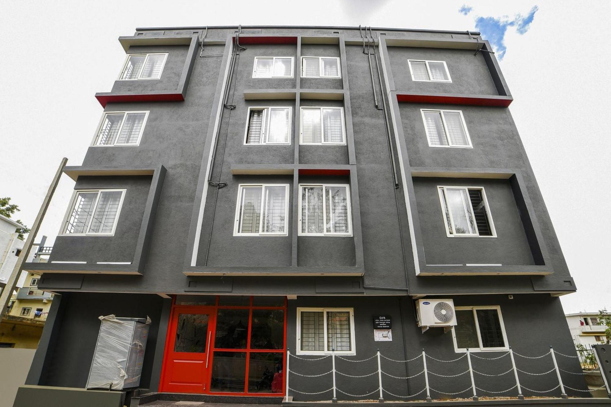 Townhouse Sarvar Hospitality Near Ascendas Park Square Mall Bangalore Exterior photo